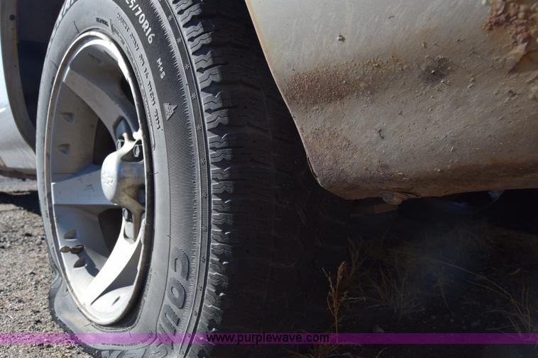 image for item L1189 2001 Chevrolet S10 pickup truck