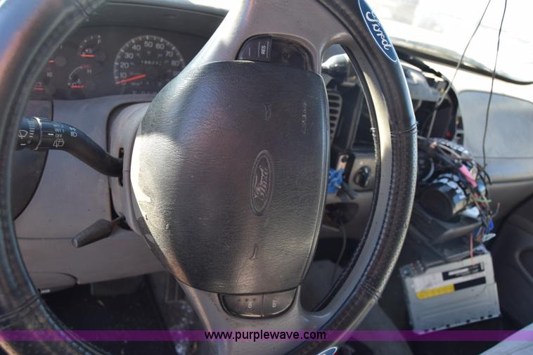 image for item L1191 1997 Ford Expedition SUV