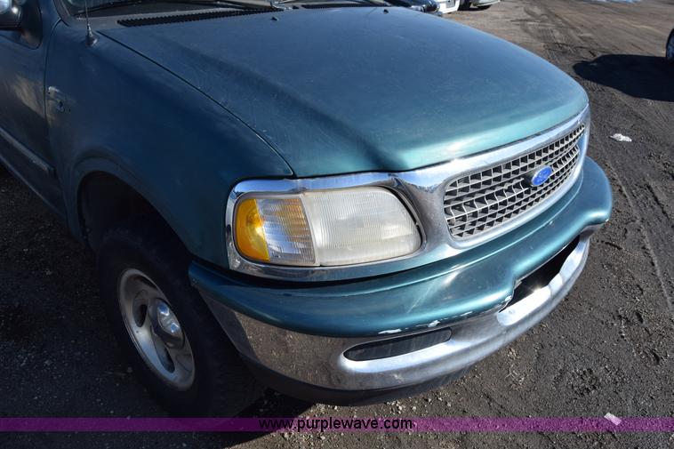 image for item L1191 1997 Ford Expedition SUV