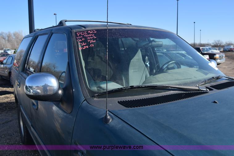 image for item L1191 1997 Ford Expedition SUV