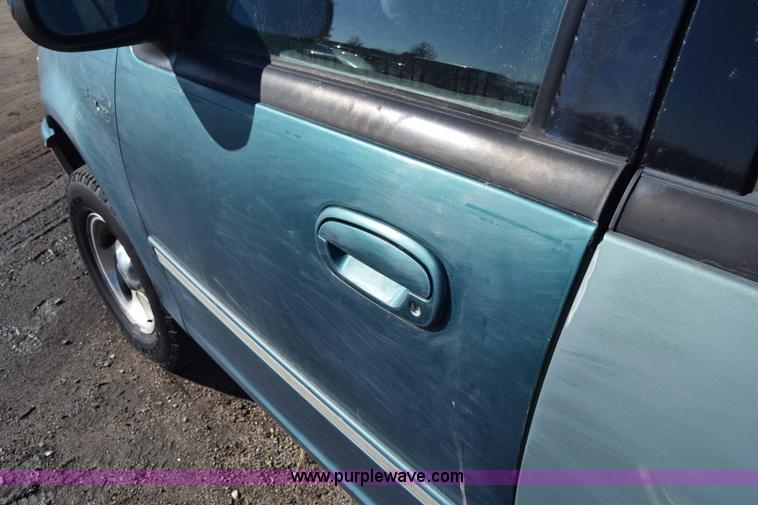 image for item L1191 1997 Ford Expedition SUV