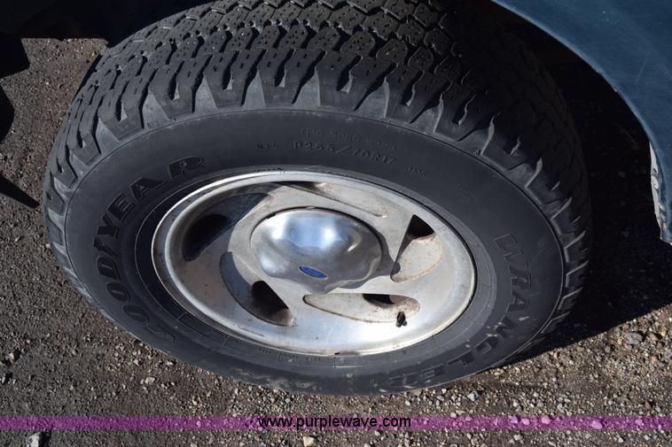 image for item L1191 1997 Ford Expedition SUV