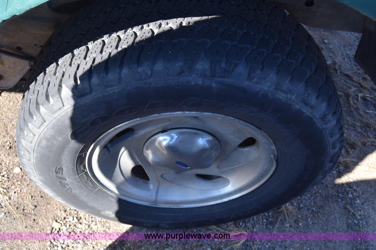 image for item L1191 1997 Ford Expedition SUV