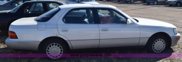 image for item L1192 1990 Lexus LS 400