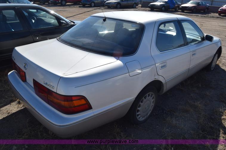 image for item L1192 1990 Lexus LS 400