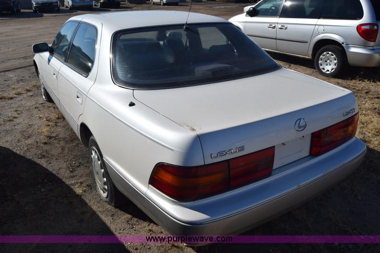 image for item L1192 1990 Lexus LS 400