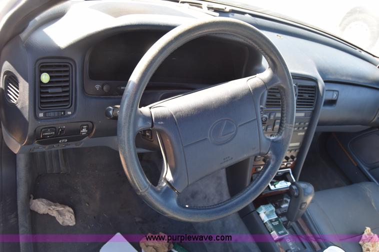 image for item L1192 1990 Lexus LS 400