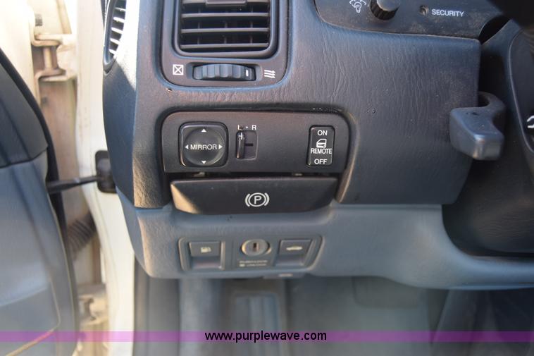 image for item L1192 1990 Lexus LS 400