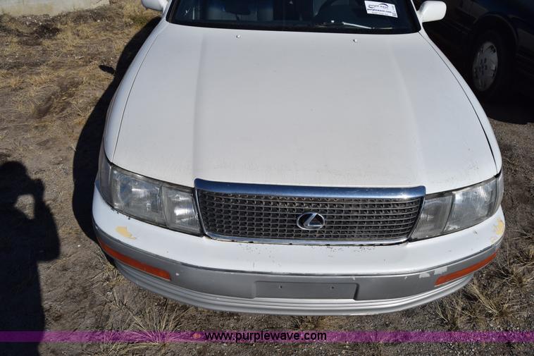image for item L1192 1990 Lexus LS 400