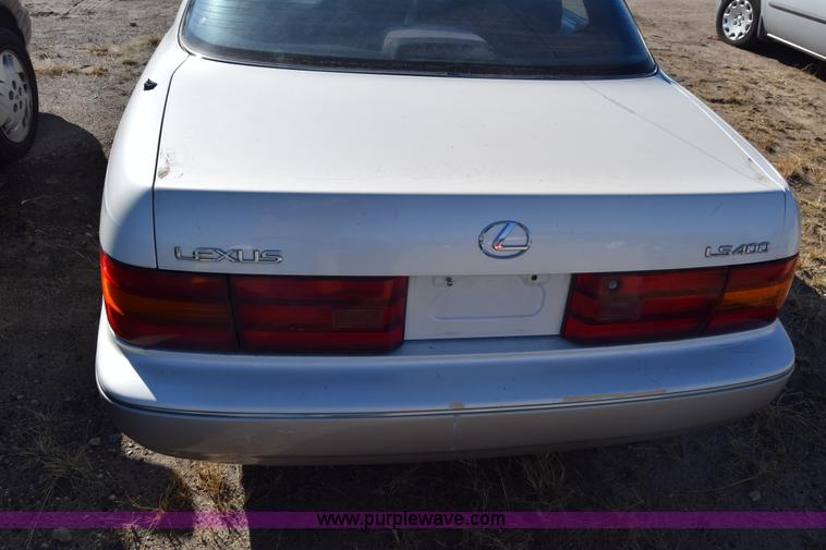 image for item L1192 1990 Lexus LS 400