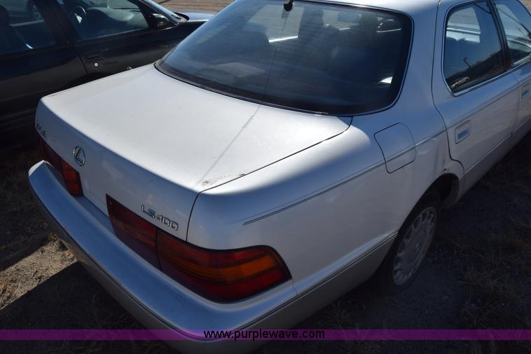 image for item L1192 1990 Lexus LS 400