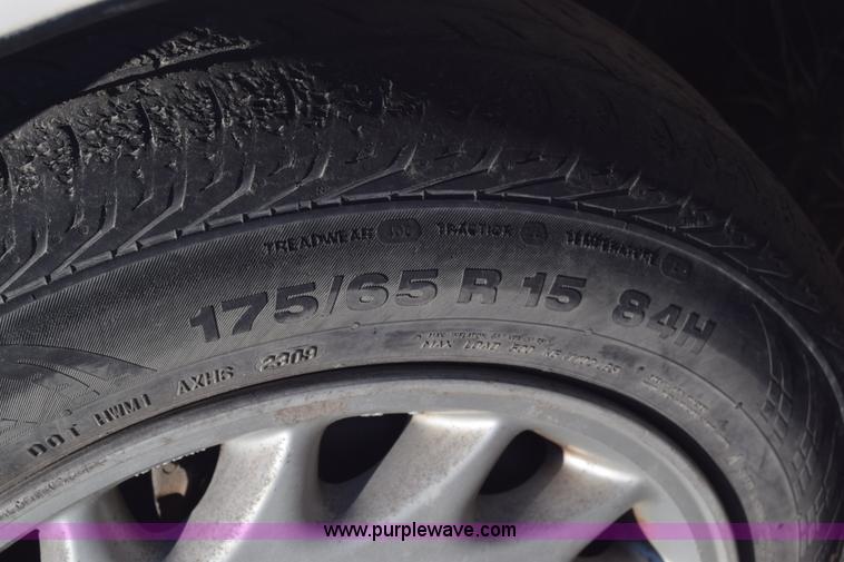 image for item L1192 1990 Lexus LS 400