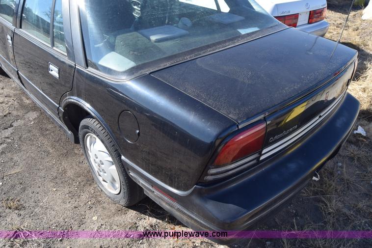 image for item L1193 1997 Oldsmobile Cutlass Supreme SL