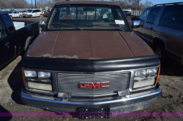image for item L1194 1988 GMC Sierra 1500 pickup truck