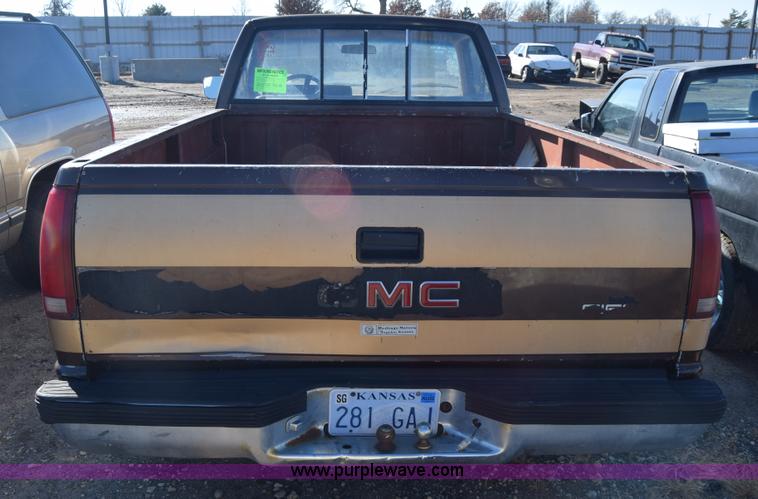 image for item L1194 1988 GMC Sierra 1500 pickup truck