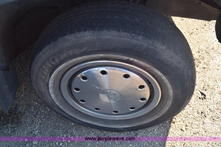 image for item L1194 1988 GMC Sierra 1500 pickup truck