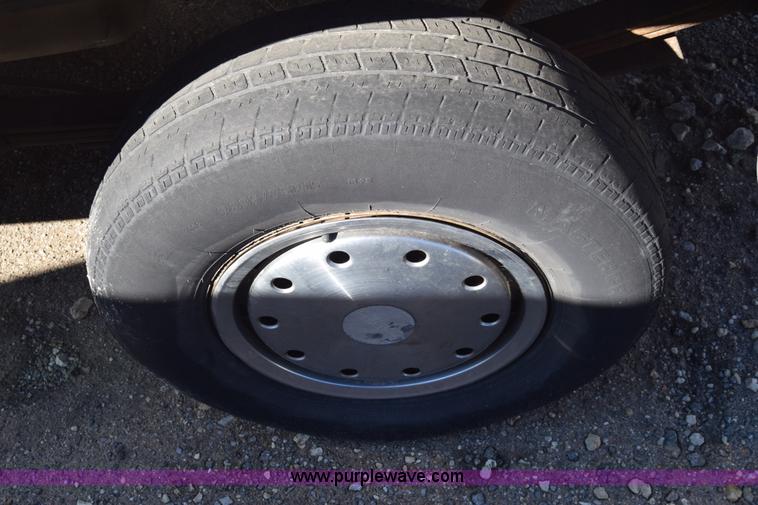 image for item L1194 1988 GMC Sierra 1500 pickup truck