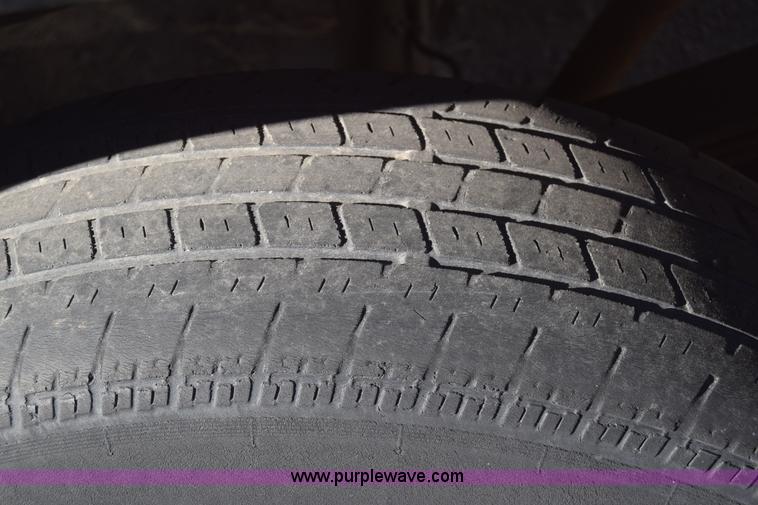 image for item L1194 1988 GMC Sierra 1500 pickup truck