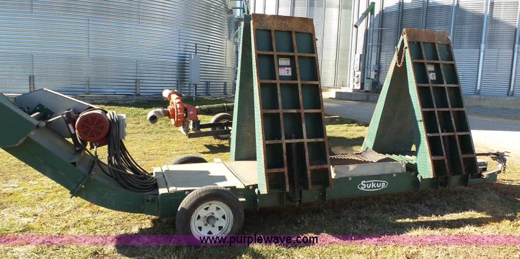 image for item BL9736 Sukup drive over grain unloader