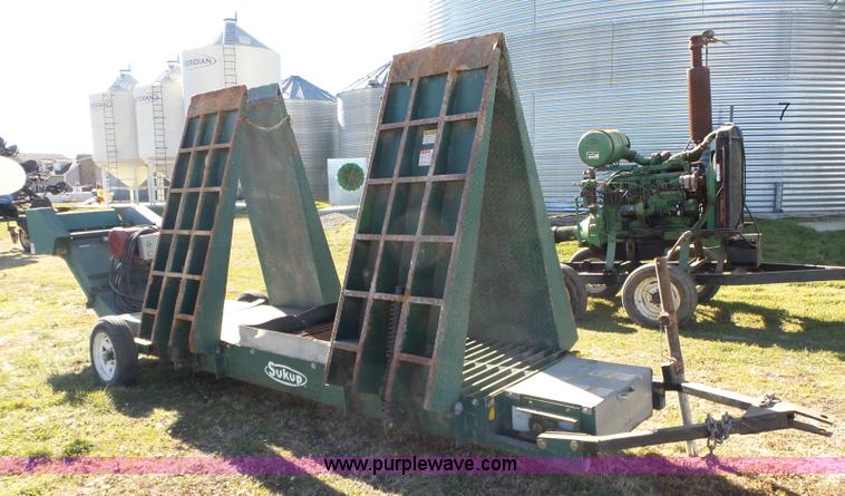 image for item BL9736 Sukup drive over grain unloader