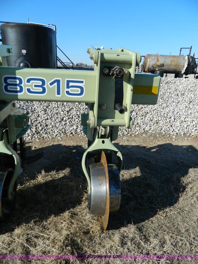 image for item BQ9997 2014 Orthman 8315 row crop field cultivator