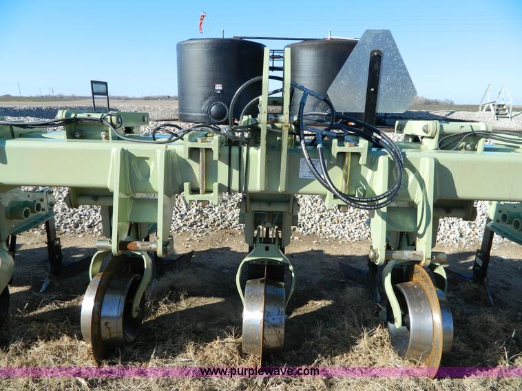 image for item BQ9997 2014 Orthman 8315 row crop field cultivator