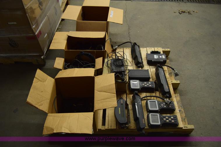 image for item BW9267 Assorted GPS guidance equipment