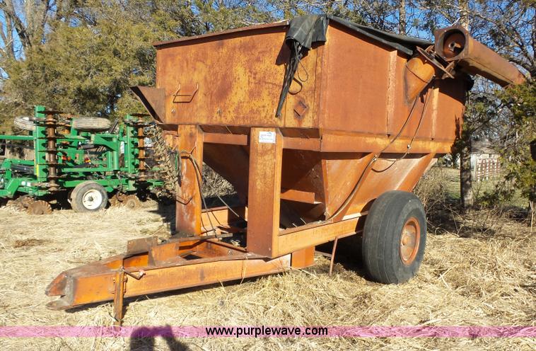 image for item H6998 Grain cart