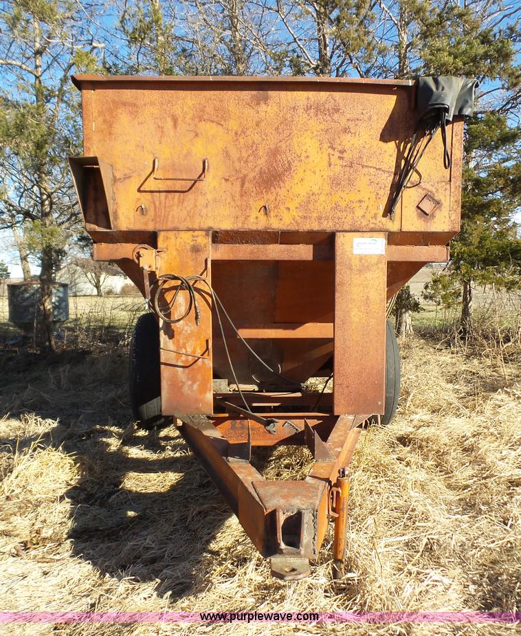 image for item H6998 Grain cart