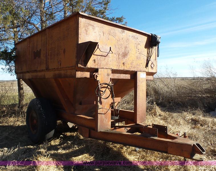 image for item H6998 Grain cart