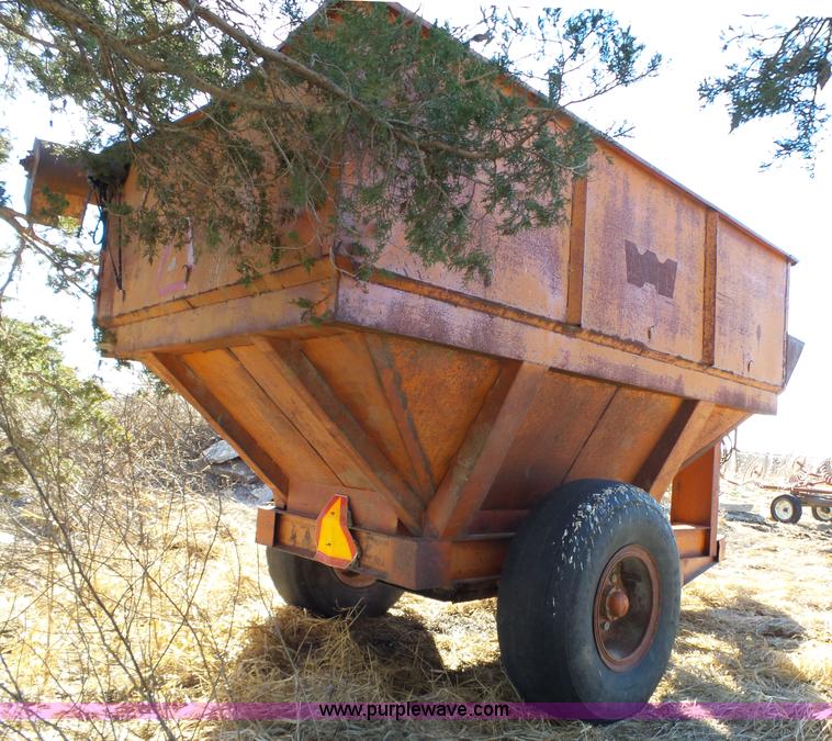 image for item H6998 Grain cart