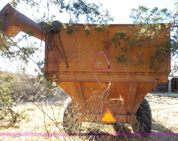 image for item H6998 Grain cart