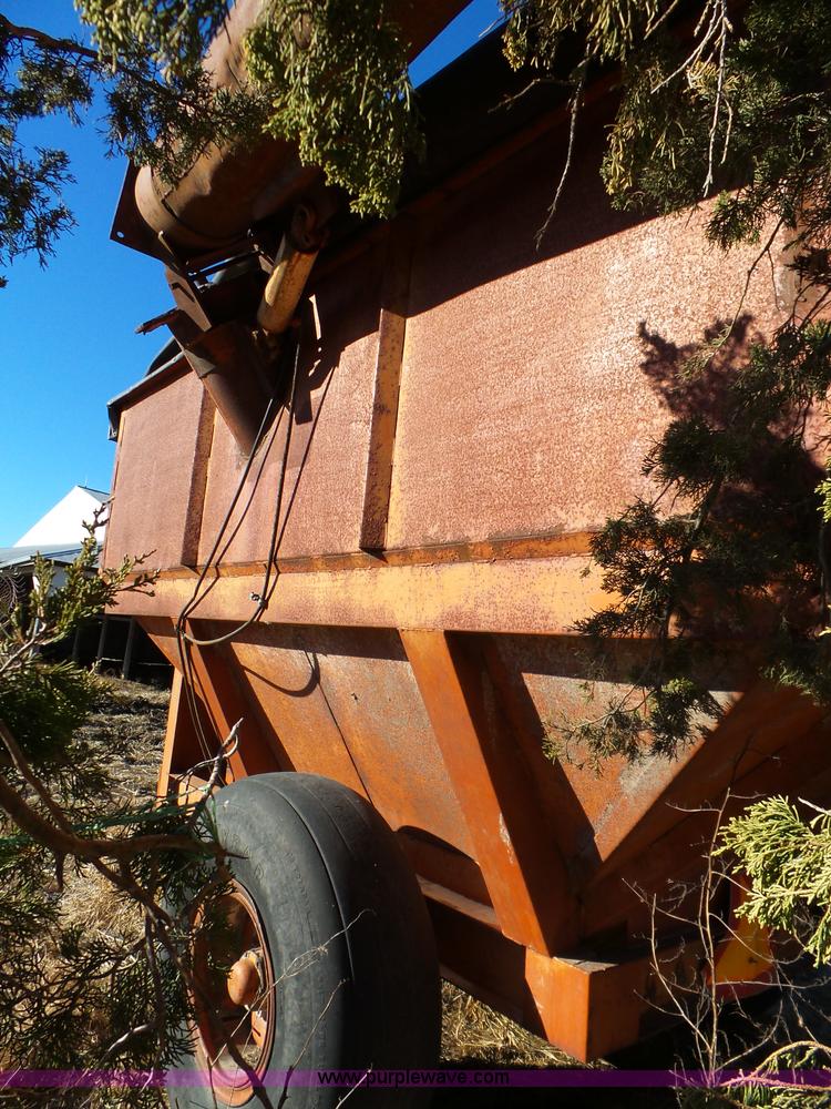 image for item H6998 Grain cart