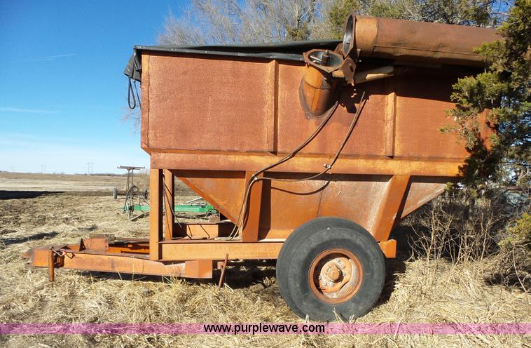 image for item H6998 Grain cart