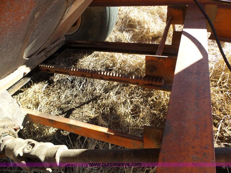 image for item H6998 Grain cart