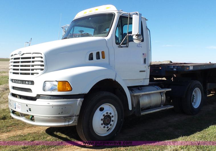image for item J1305 2006 Sterling A9500 semi truck