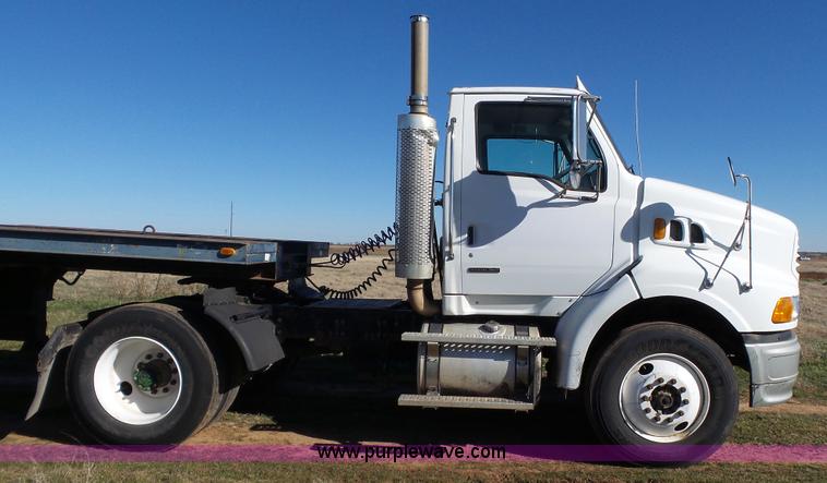 image for item J1305 2006 Sterling A9500 semi truck