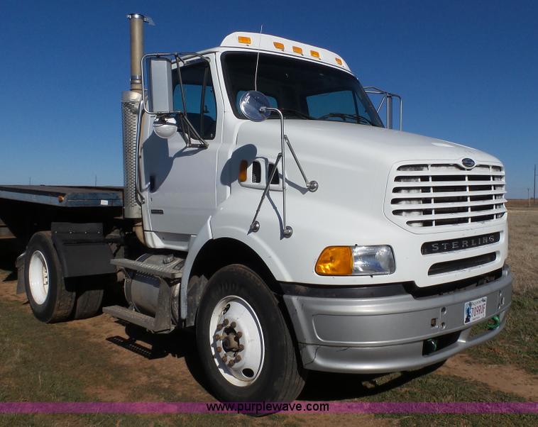 image for item J1305 2006 Sterling A9500 semi truck