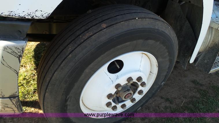 image for item J1305 2006 Sterling A9500 semi truck