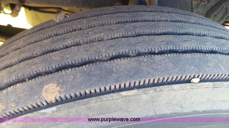 image for item J1305 2006 Sterling A9500 semi truck