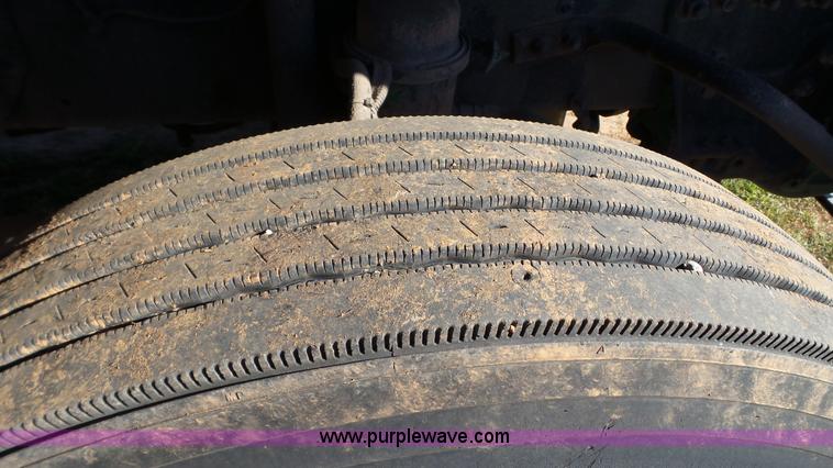 image for item J1305 2006 Sterling A9500 semi truck