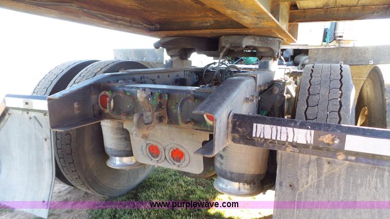 image for item J1305 2006 Sterling A9500 semi truck