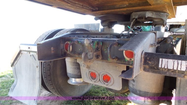 image for item J1305 2006 Sterling A9500 semi truck