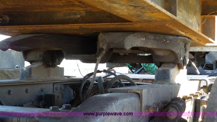 image for item J1305 2006 Sterling A9500 semi truck