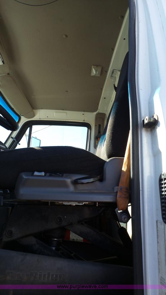 image for item J1305 2006 Sterling A9500 semi truck