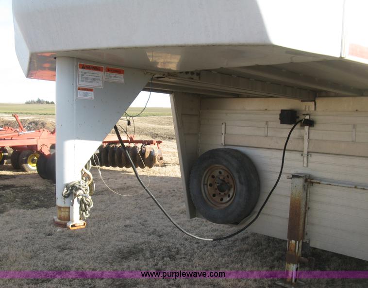 image for item J2931 2005 Hillsboro Endura ES8-20-68 double deck aluminum livestock trailer