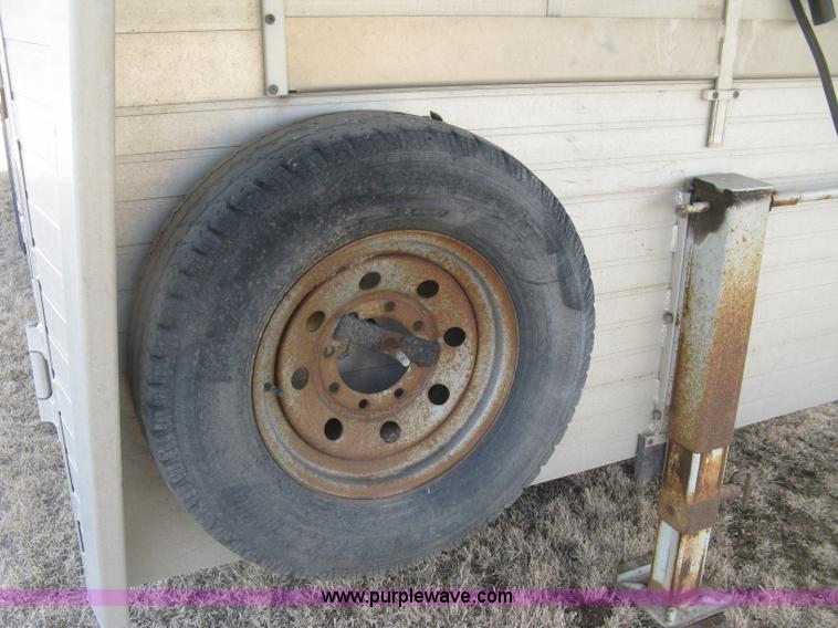 image for item J2931 2005 Hillsboro Endura ES8-20-68 double deck aluminum livestock trailer