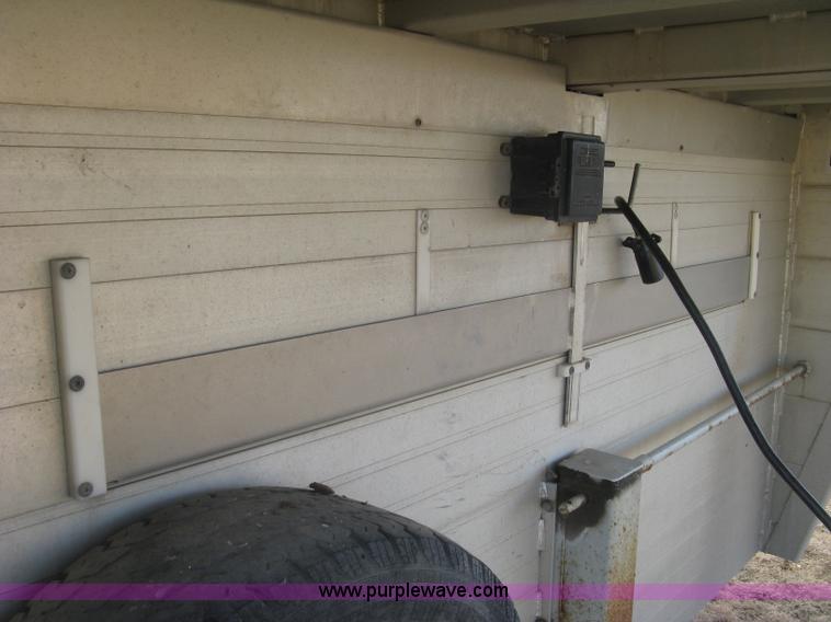 image for item J2931 2005 Hillsboro Endura ES8-20-68 double deck aluminum livestock trailer