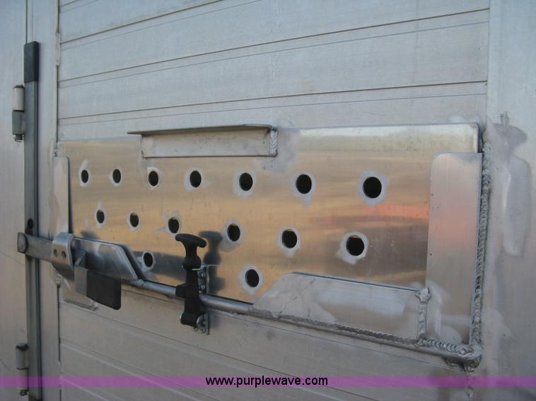 image for item J2931 2005 Hillsboro Endura ES8-20-68 double deck aluminum livestock trailer