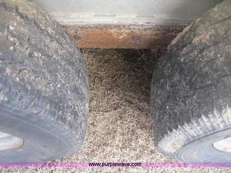 image for item J2931 2005 Hillsboro Endura ES8-20-68 double deck aluminum livestock trailer